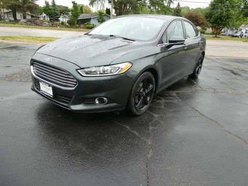 Used 2016 Ford Fusion SE w/ Equipment Group 201A image 1