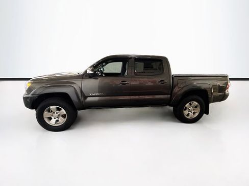Used 2013 Toyota Tacoma 4x4 Double Cab w/ TRD Sport Pkg image 9