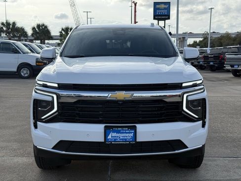 New 2026 Chevrolet Suburban LS image 3