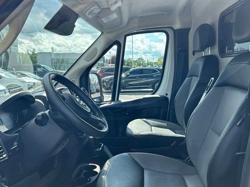 Used 2024 RAM ProMaster 2500 w/ Convenience Group FWD image 4