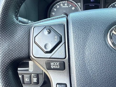 Certified 2019 Toyota Tacoma TRD Off-Road AWD/4WD image 21