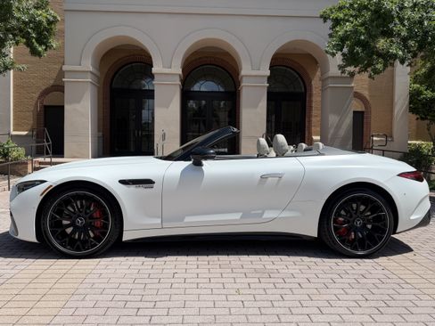Used 2022 Mercedes-Benz SL 55 AMG 4MATIC image 11