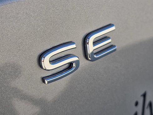 New 2026 Volkswagen Atlas SE FWD image 8