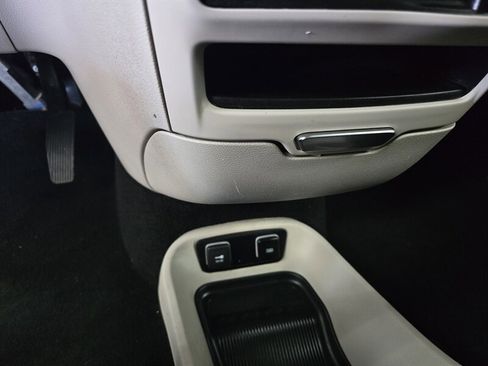 Used 2018 Chrysler Pacifica Touring Plus w/ Tire & Wheel Group image 28