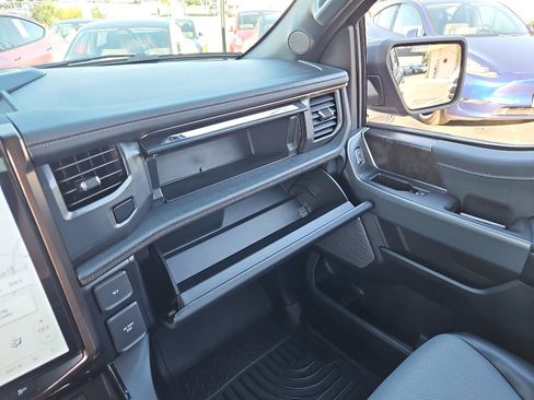 Used 2023 Ford F150 Lightning Lariat image 22