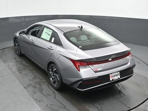 New 2026 Hyundai Elantra Limited image 43