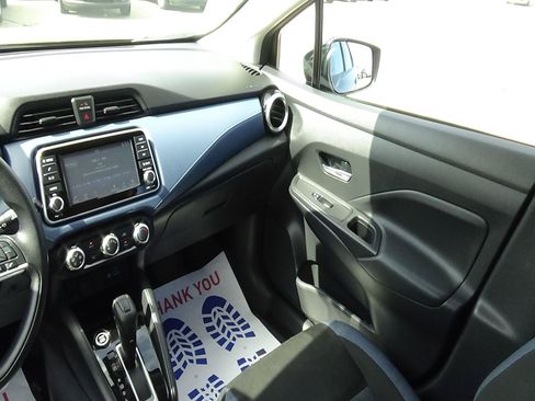 Used 2025 Nissan Versa SV FWD image 12