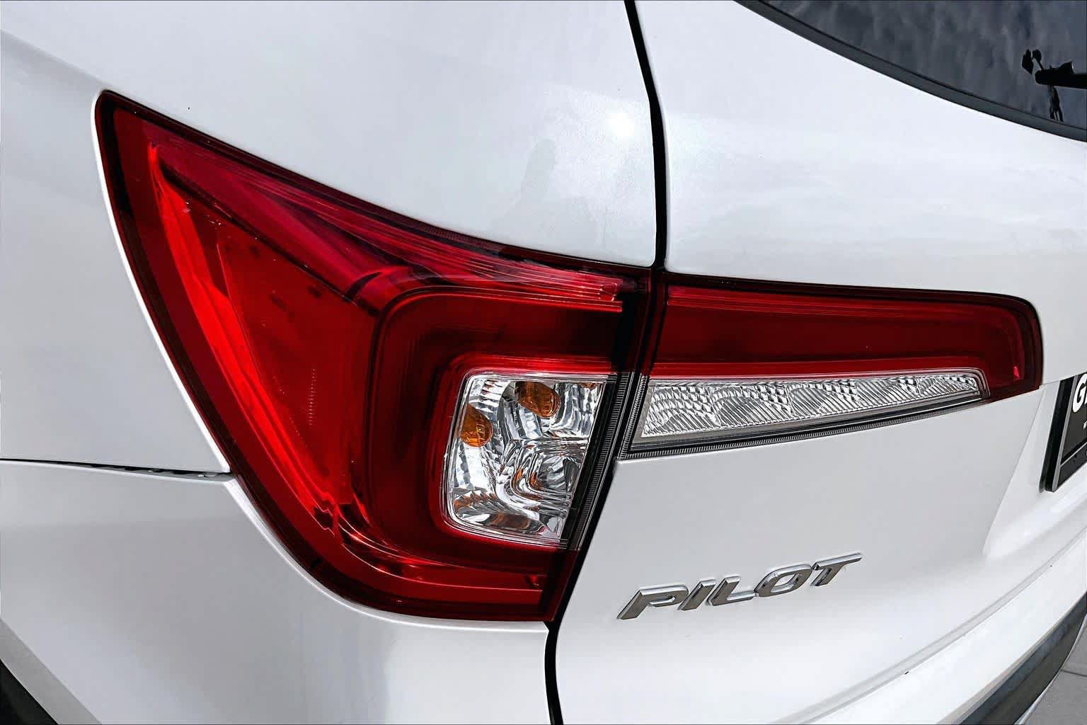 Used 2022 Honda Pilot Touring image 29