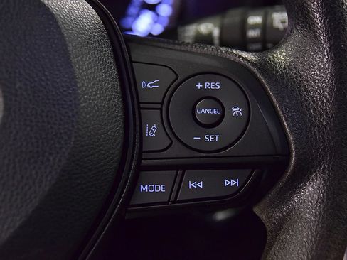 Used 2022 Toyota RAV4 XLE AWD/4WD image 20