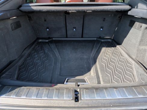 Certified 2023 BMW X6 M50i w/ Executive Package image 39