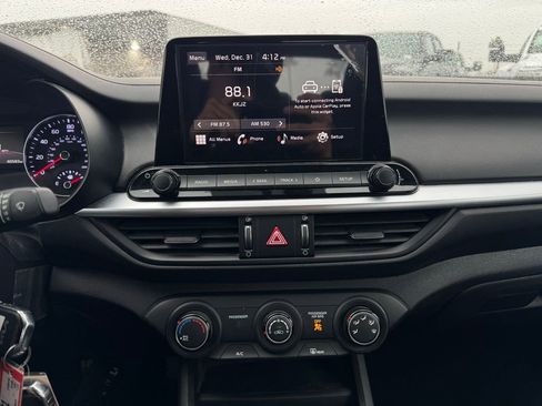 Used 2023 Kia Forte LX image 9