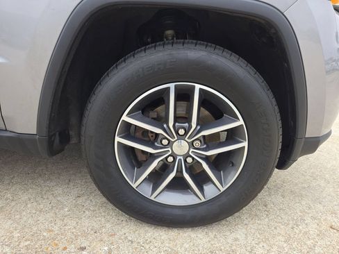 Used 2018 Jeep Grand Cherokee Limited AWD/4WD image 27