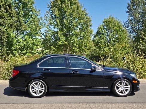 Used 2013 Mercedes-Benz C 300 4MATIC Sedan image 5