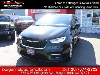 Used 2024 Chrysler Pacifica Touring-L