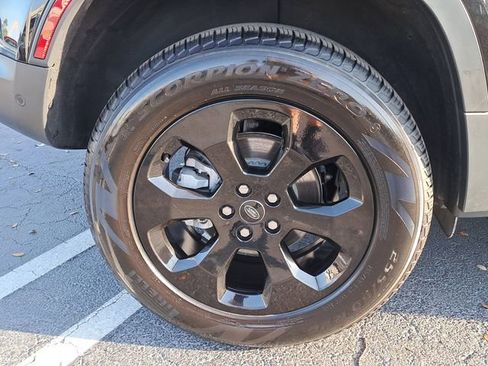 Used 2024 Land Rover Defender 110 S image 7