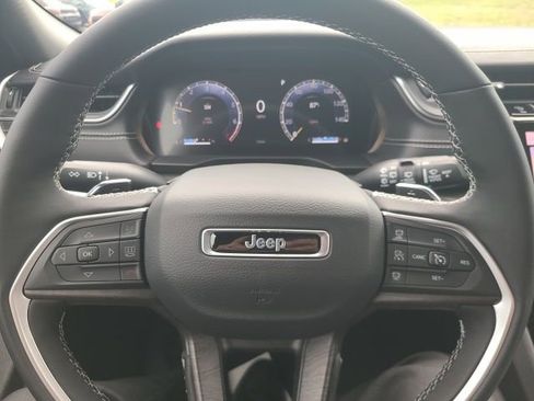 New 2025 Jeep Grand Cherokee L Limited w/ Luxury Tech Group II AWD/4WD image 13