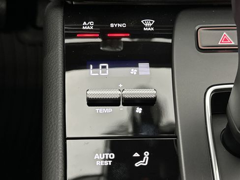 Certified 2025 Porsche Macan image 21