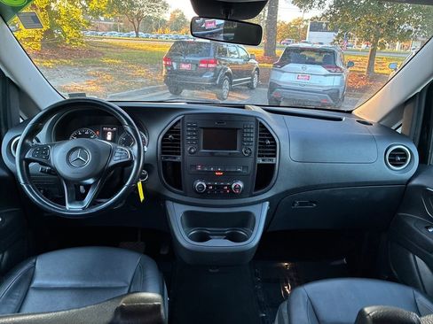 Used 2018 Mercedes-Benz Metris Passenger image 12