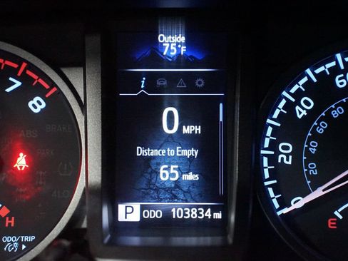 Used 2021 Toyota Tacoma TRD Sport w/ Technology Package RWD image 17