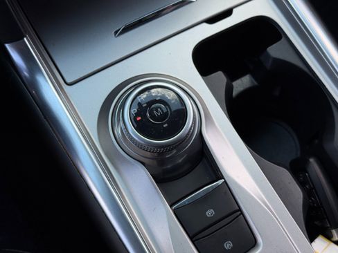 Used 2020 Ford Explorer XLT w/ Equipment Group 202A image 30