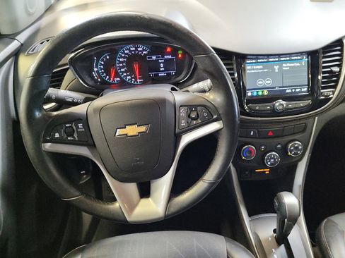 Used 2019 Chevrolet Trax LT w/ LT Convenience Package AWD/4WD image 22
