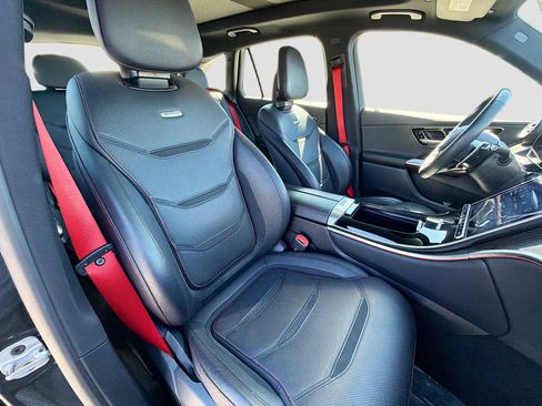 Used 2025 Mercedes-Benz GLC 43 AMG 4MATIC image 16