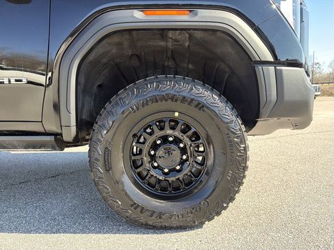 New 2026 GMC Sierra 2500 AT4X w/ AT4X AEV Edition image 15