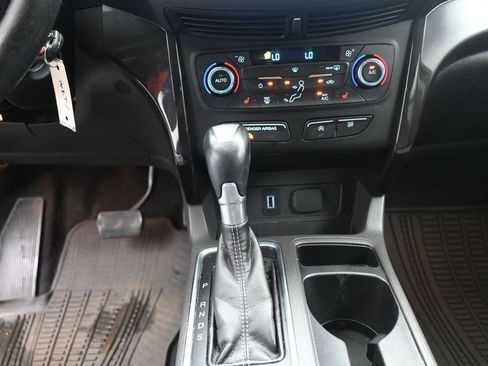 Used 2017 Ford Escape SE w/ Equipment Group 201A FWD image 13