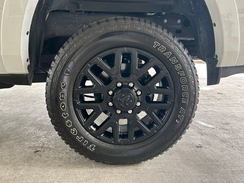 Used 2025 RAM 2500 Limited AWD/4WD image 21