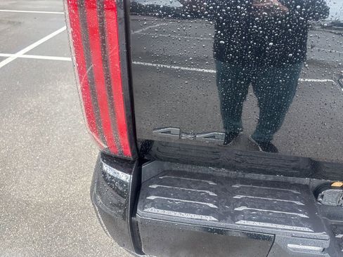 Used 2024 Toyota Tundra Platinum image 9