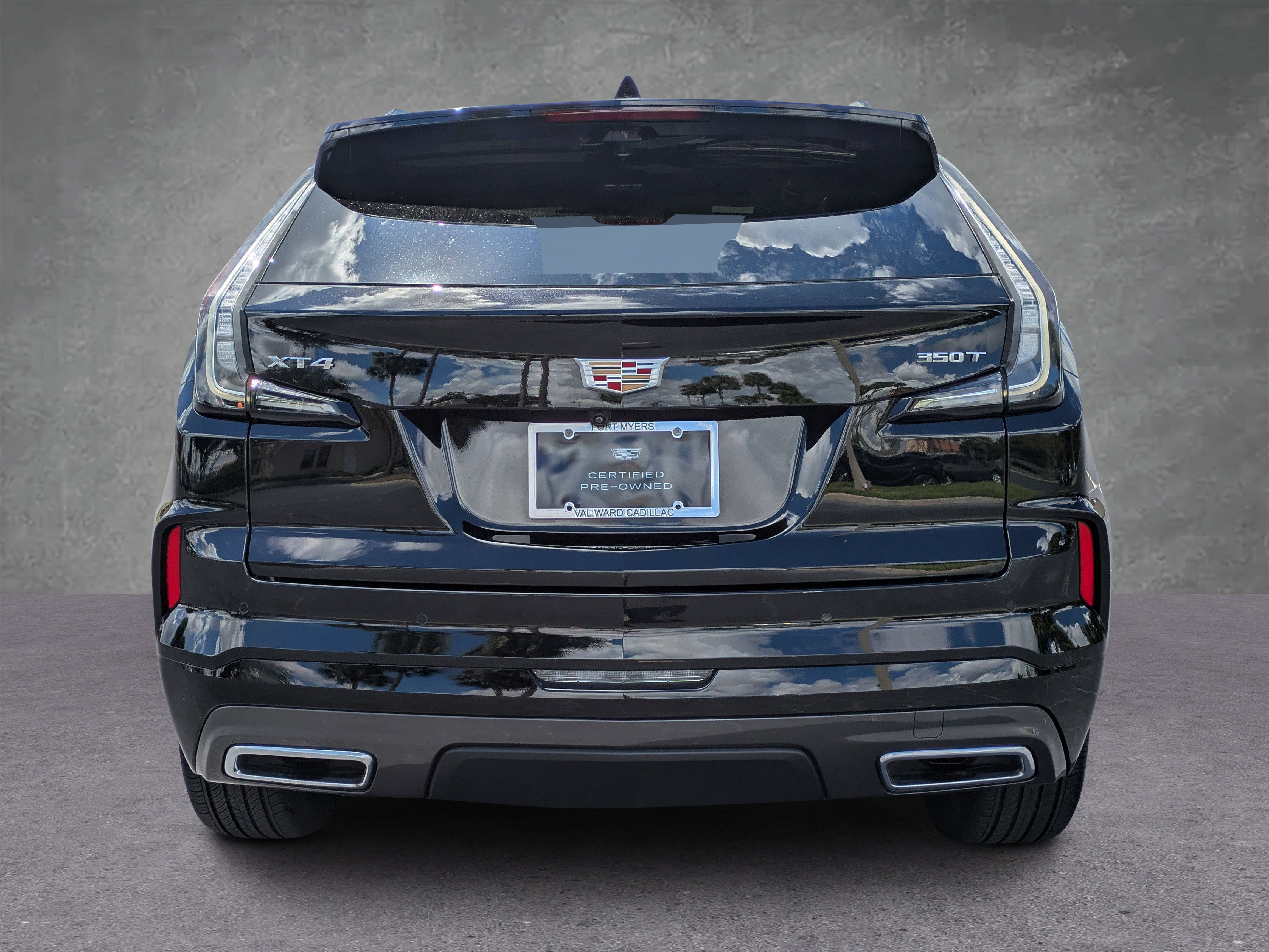 Certified 2024 Cadillac XT4 Sport FWD image 3