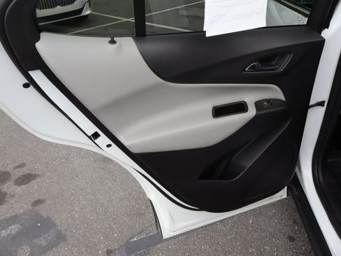 Used 2023 Chevrolet Equinox LS w/ LS Convenience Package FWD image 30