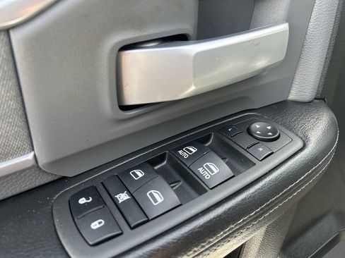 Used 2022 RAM 2500 Big Horn w/ Cold Weather Group image 10