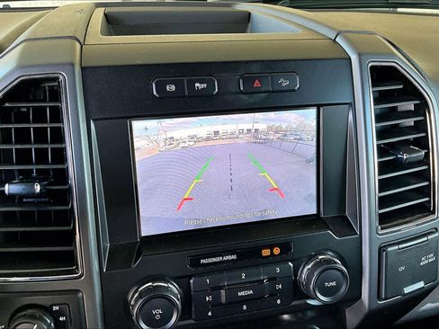 Used 2021 Ford F250 XLT w/ FX4 Off-Road Package image 28