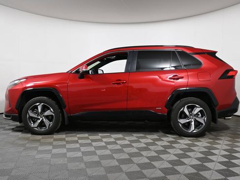 Used 2025 Toyota RAV4 SE image 2