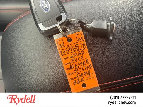 Used 2025 Ford Escape ST-Line Select AWD/4WD image 21