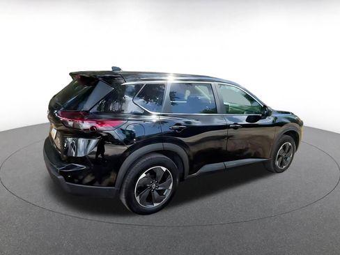 Used 2025 Nissan Rogue SV AWD/4WD image 16