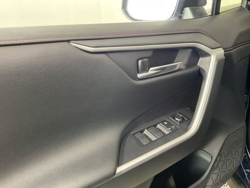 Used 2022 Toyota RAV4 XSE image 18