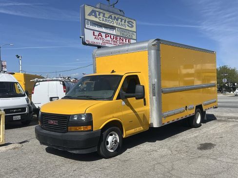 Used 2022 GMC Savana 3500 Extended w/ Power Convenience Package RWD image 1
