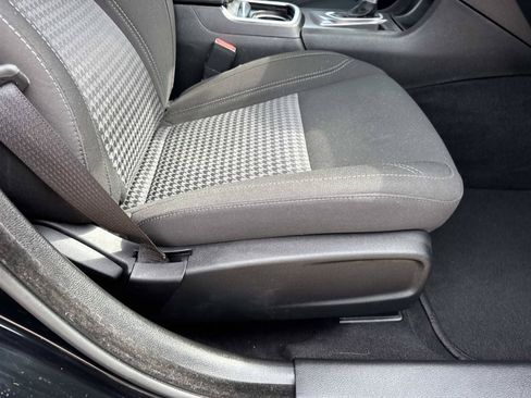Used 2023 Dodge Charger SXT RWD image 11