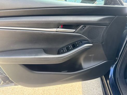 Used 2024 MAZDA MAZDA3 s FWD image 9