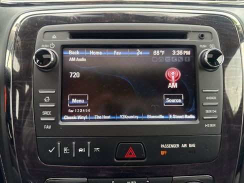 Used 2017 Buick Enclave Leather AWD/4WD image 19