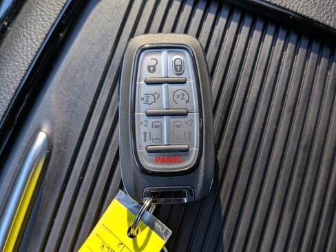 New 2026 Chrysler Pacifica Limited w/ S Appearance Package FWD image 30