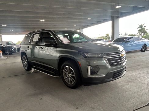 Used 2023 Chevrolet Traverse LT image 7
