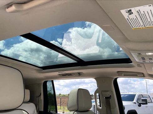 Used 2023 GMC Yukon XL Denali image 14