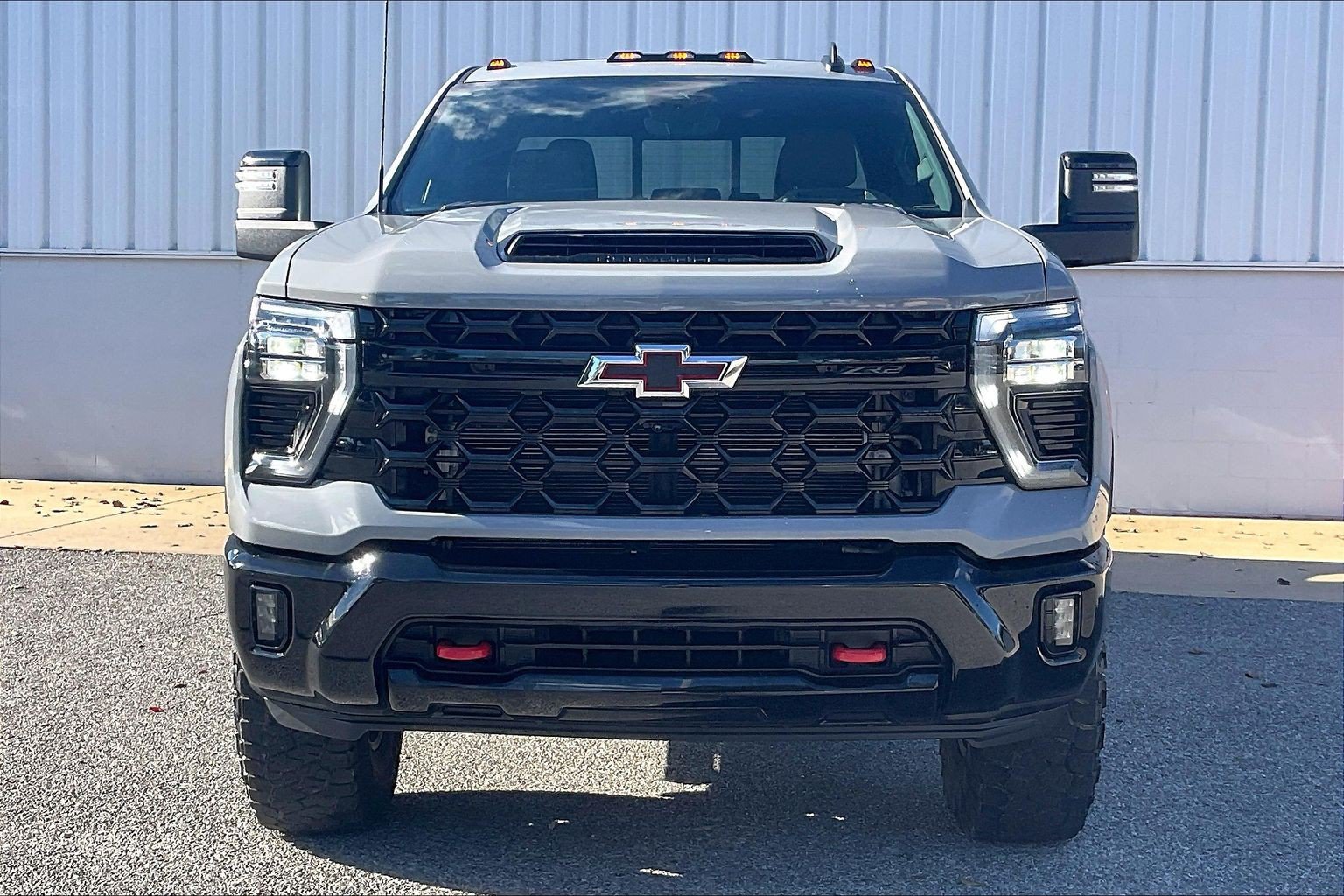 Used 2024 Chevrolet Silverado 2500 ZR2 w/ Technology Package AWD/4WD image 3