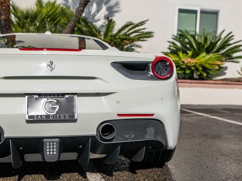 Used 2017 Ferrari 488 GTB image 12