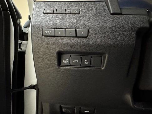 Used 2024 Lexus GX 550 w/ Accessory Package (2T) image 10