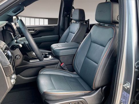 Used 2025 GMC Yukon XL AT4 w/ AT4 Premium Package image 25