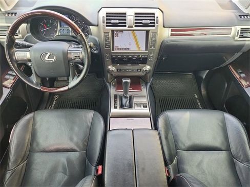 Used 2017 Lexus GX 460 Premium w/ Premium Package image 21